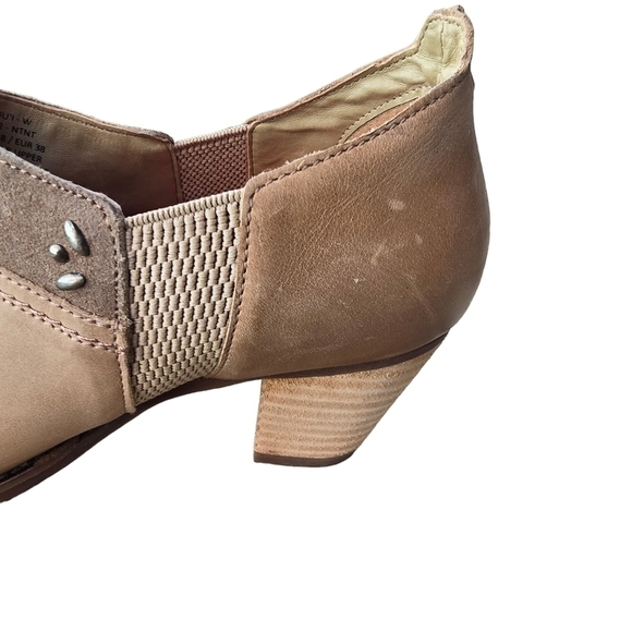 OluKai Ho'ou'i Ankle Boots, Size 8 - Picture 6 of 10